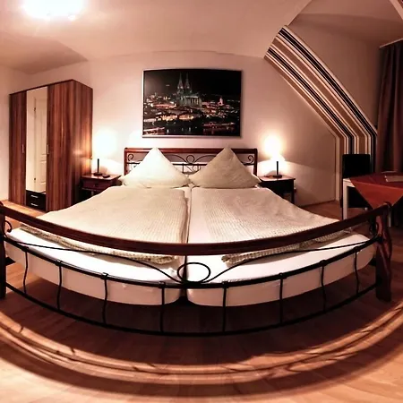 Gastehaus Balthasar Neumann Hotel