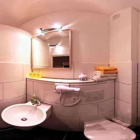 Gastehaus Balthasar Neumann Hotel 2*